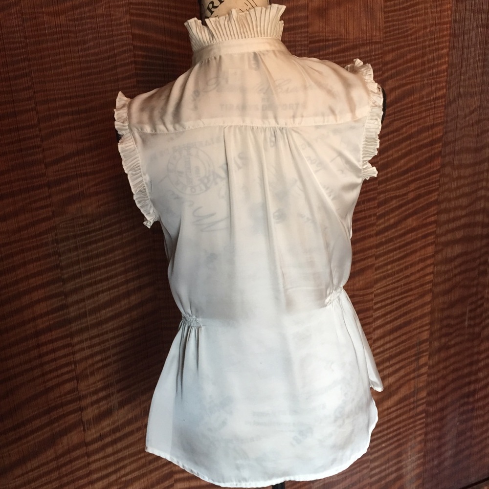 Sleeveless ruffle blouse - Picture 3 of 5